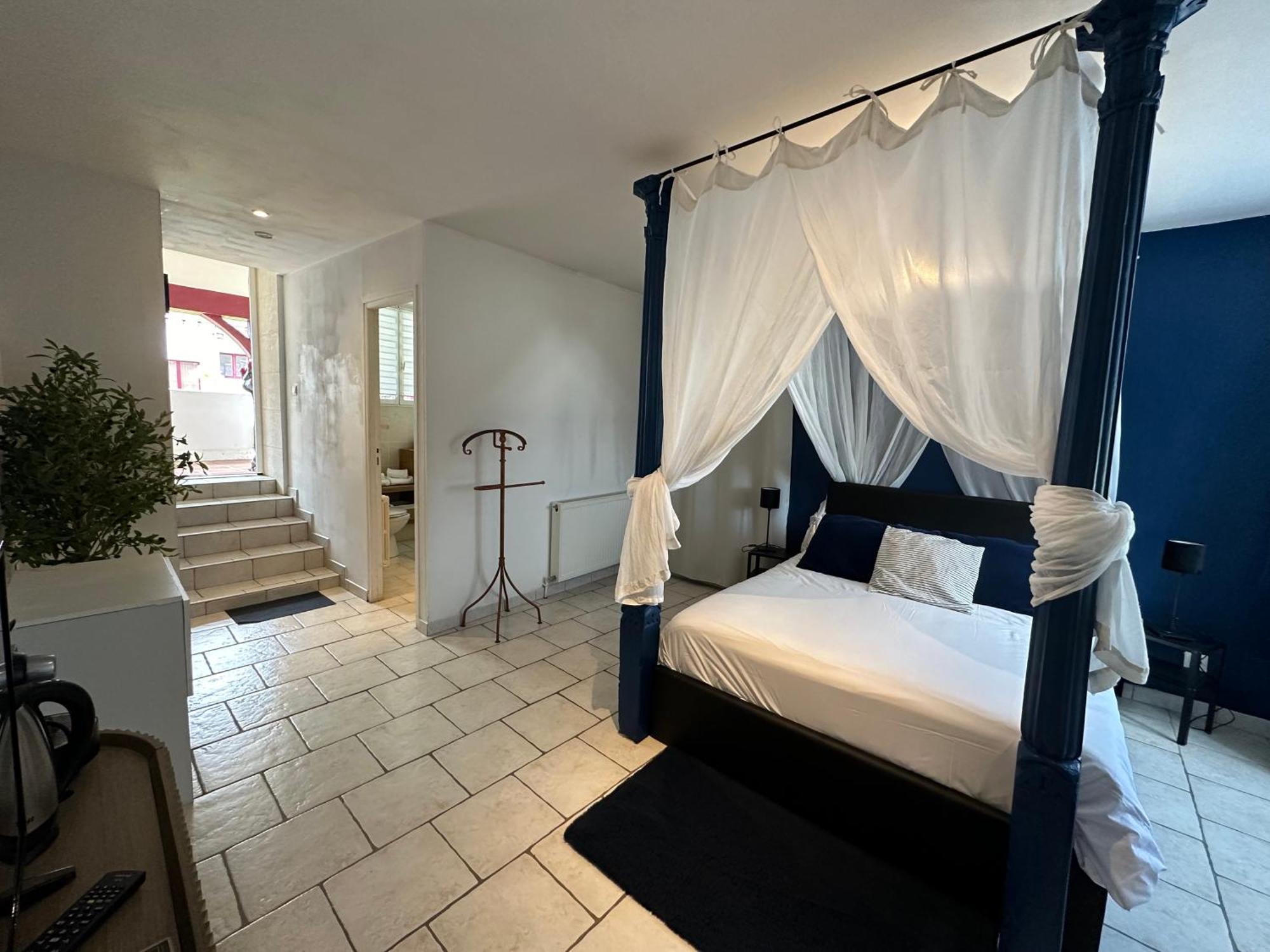 Hotel Nuit En Brenne Le Blanc Exteriér fotografie